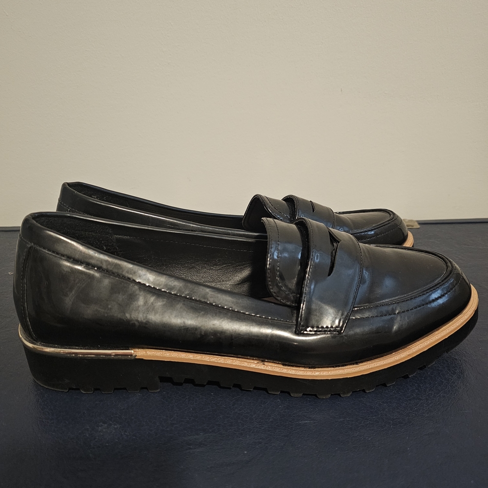 Sleek Black Leather Loafers - Picture 3 of 6